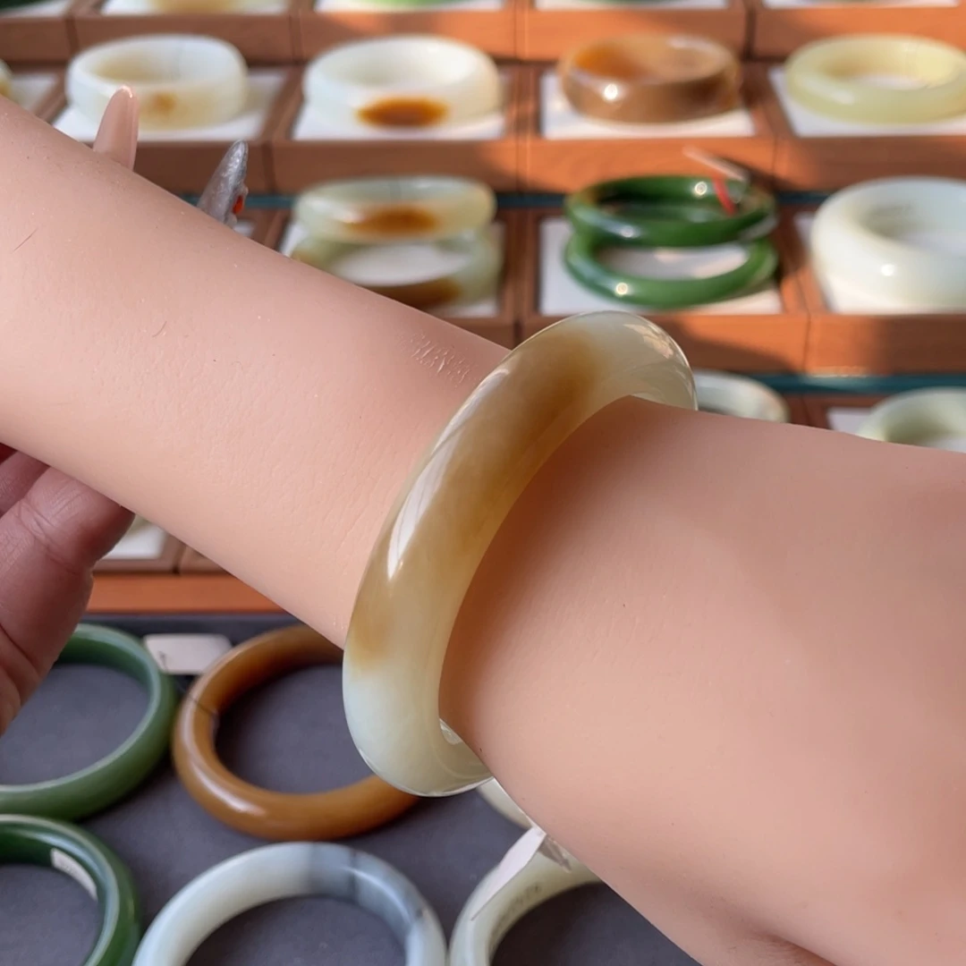 未镶嵌手镯和田玉