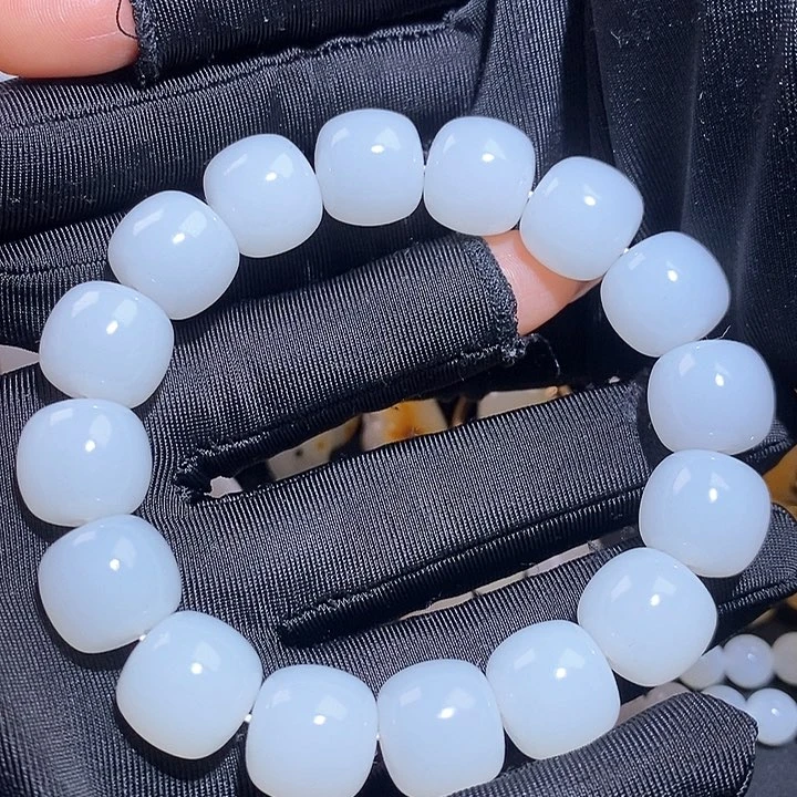 和田玉套链未镶嵌必*三