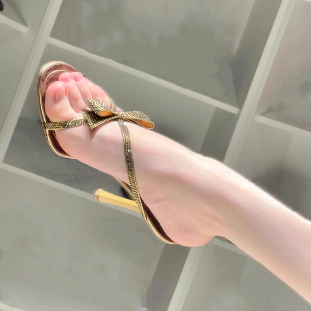 超火~！中古风水钻蝴蝶结凉拖2025新款细跟法式气质高跟鞋女交叉