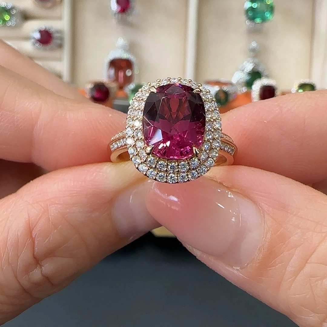 18K金镶嵌碧玺戒指3.68ct