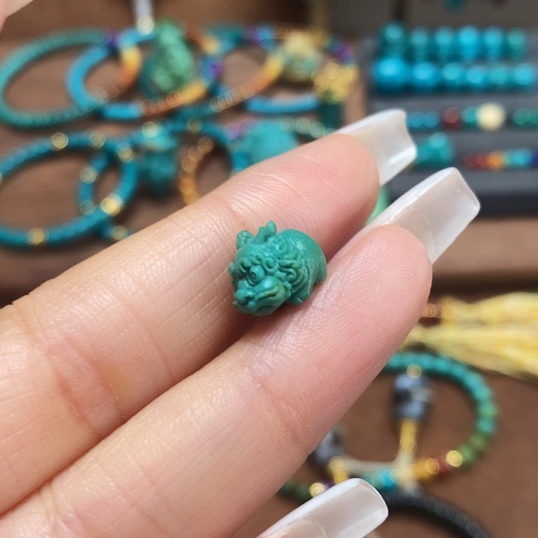 未镶嵌绿松石珠宝奇石