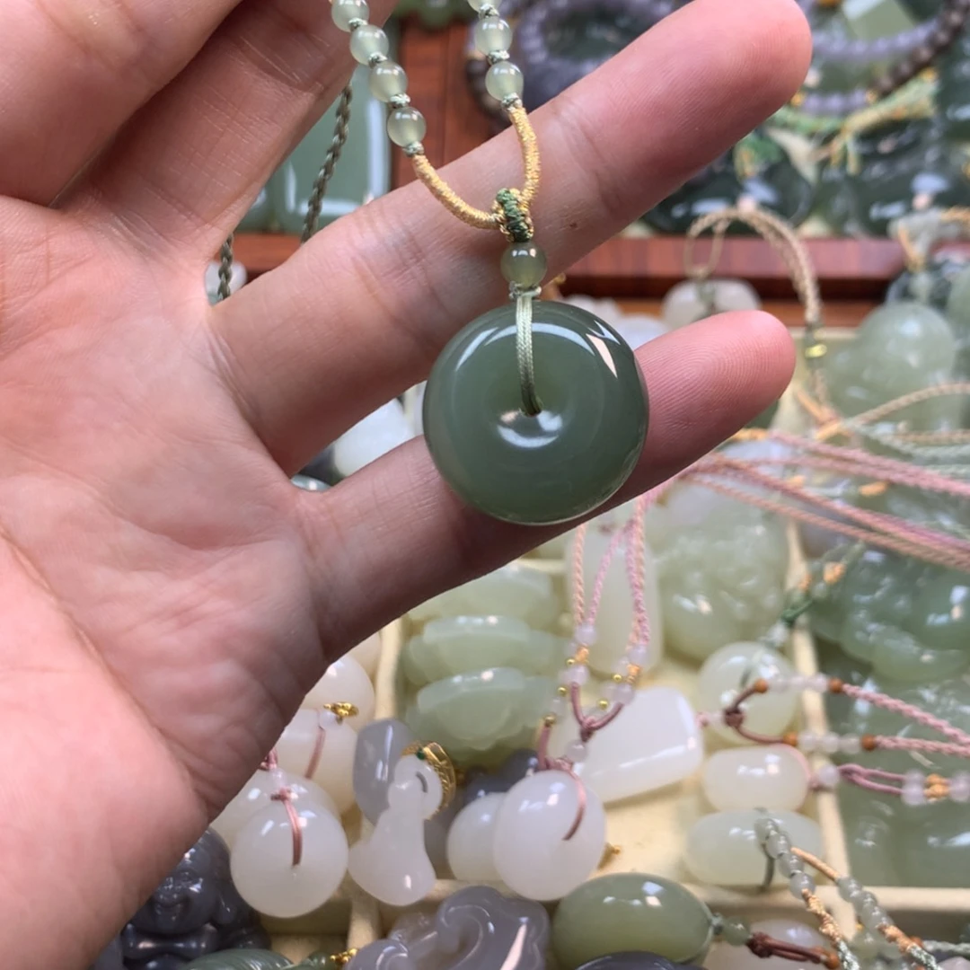 【闪购商品】颈饰未镶嵌和田玉