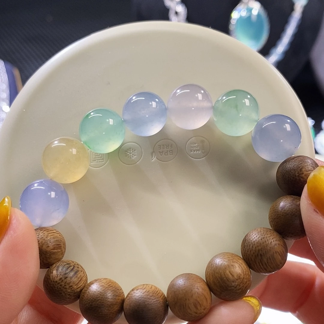 翡翠颈饰未镶嵌珠珠