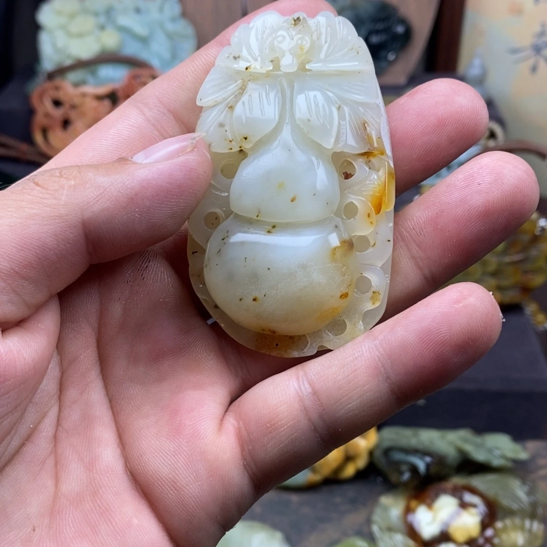 蛇纹石玉未镶嵌吊坠(赠链)