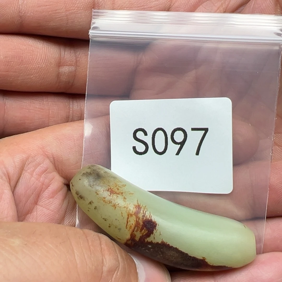 和田玉（糖玉）颈饰未镶嵌