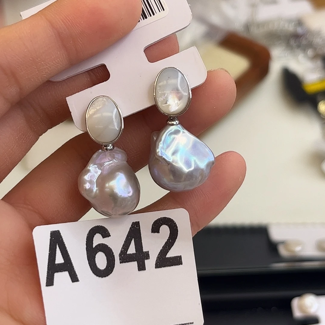 合金耳饰淡水珍珠