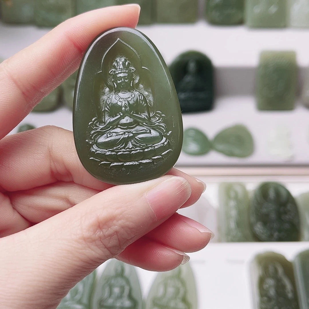 允***性和田玉未镶嵌颈饰