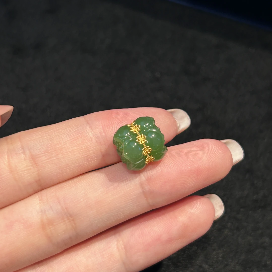 【碧玉并蒂莲】18K金 和田玉吊坠 J247581