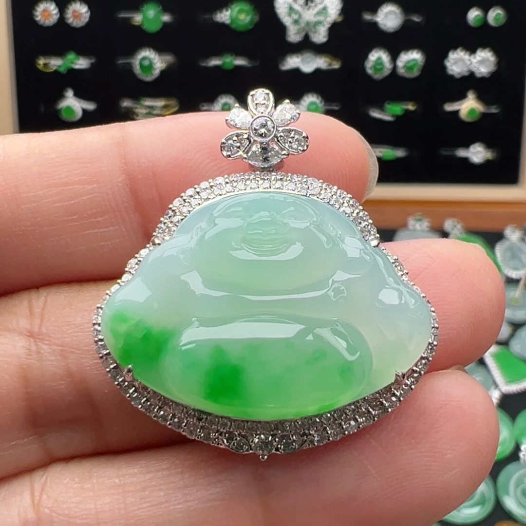 颈饰18K金镶嵌翡翠佛