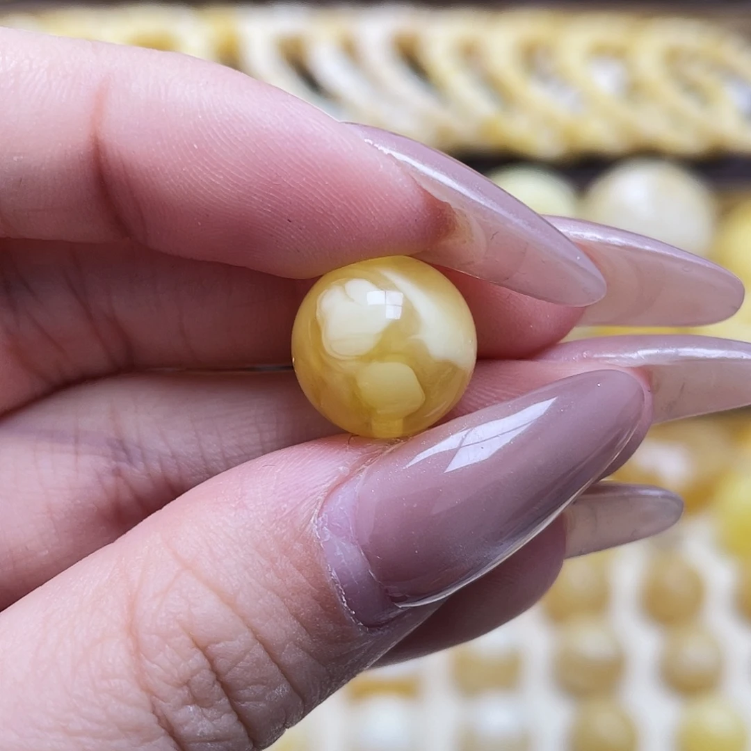 琥珀未镶嵌裸石13.3mm圆珠瑕