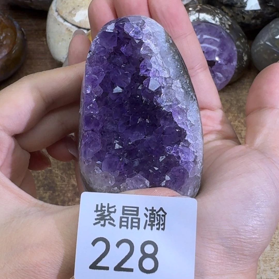 未镶嵌水晶大型摆件（非配饰）