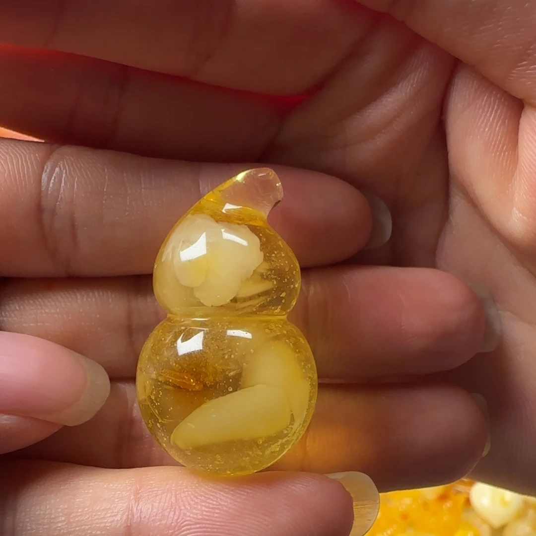 c****蜜蜡颈饰未镶嵌蜜蜡金沙飘花葫芦吊坠微瑕漏