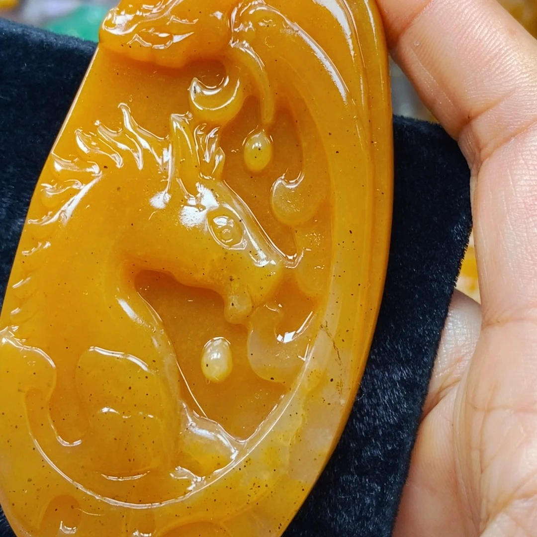 未镶嵌石英质玉（黄龙玉）吊坠(不含链)