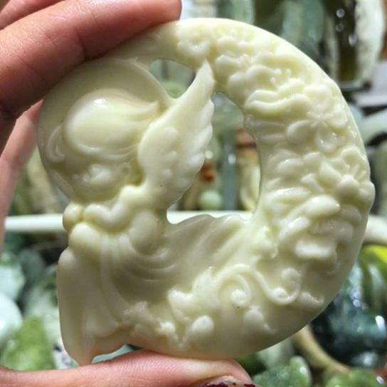 未镶嵌岫玉手把吊坠