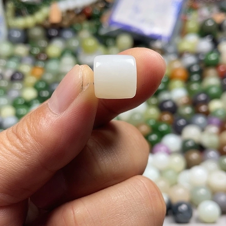 颈饰未镶嵌和田玉承****随