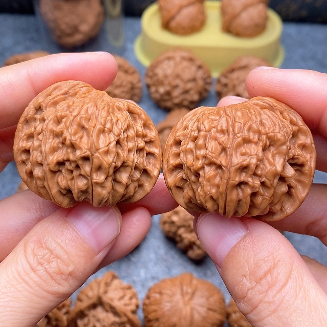 文玩核桃把件蝴蝶磨41全品