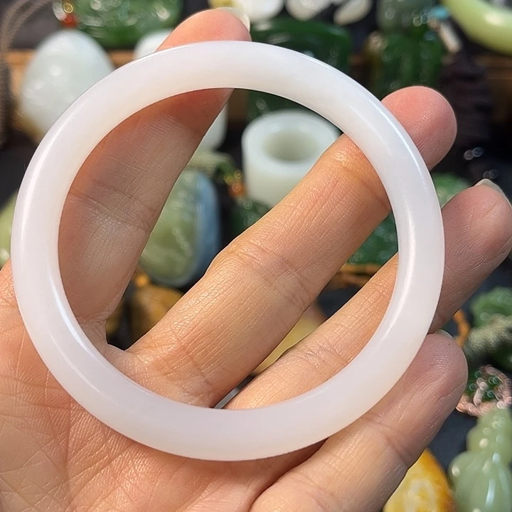 和田玉（白玉）未镶嵌手镯