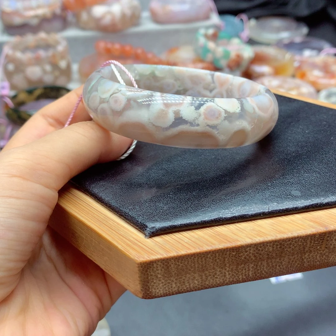 手镯玛瑙/玉髓未镶嵌y*龙8