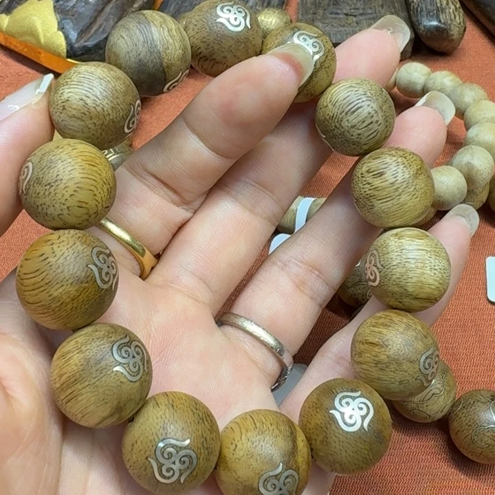 大叶紫檀（黑酸枝木类）