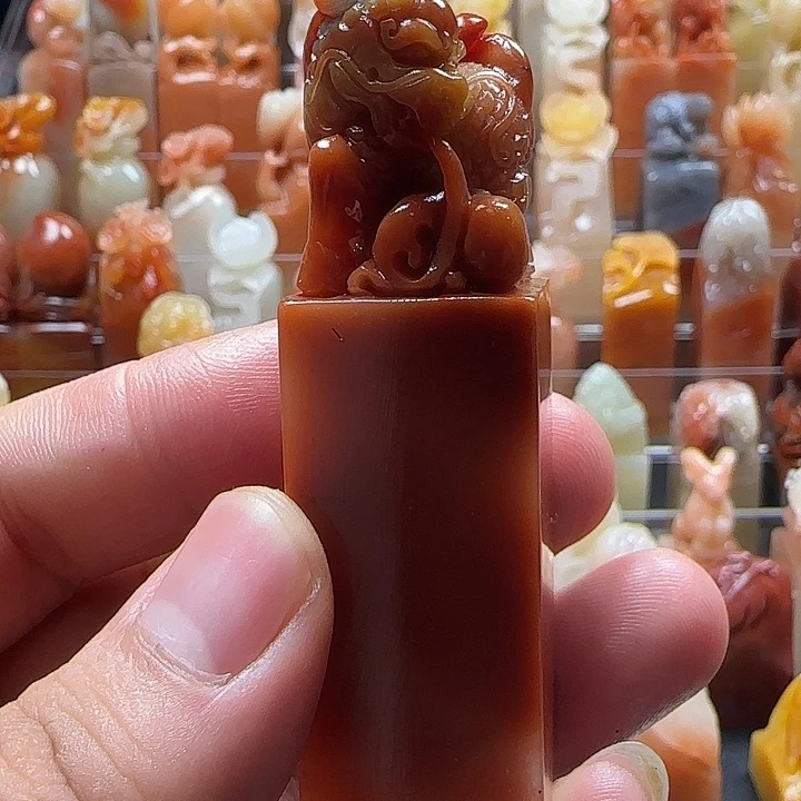 老挝石麒麟回首