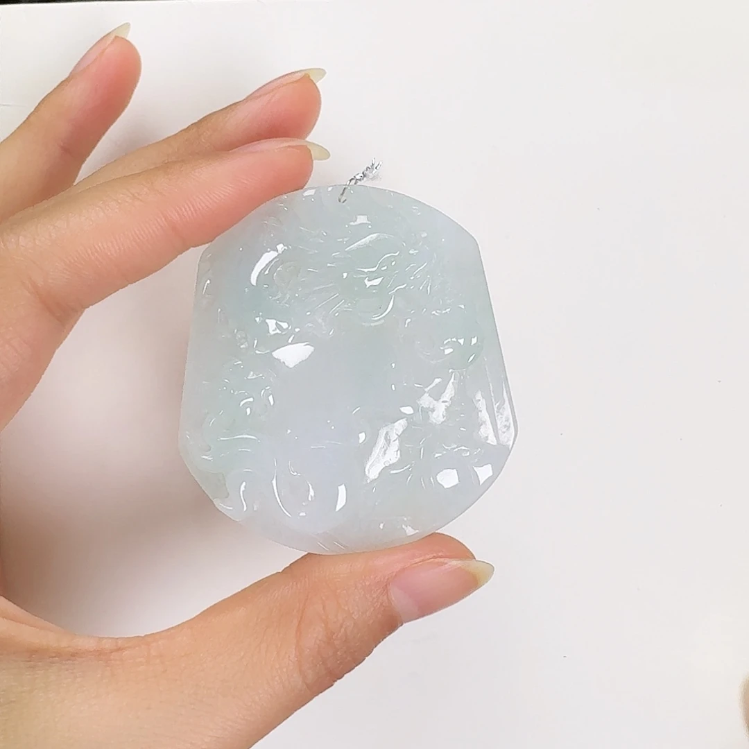 翡翠颈饰未镶嵌龙牌