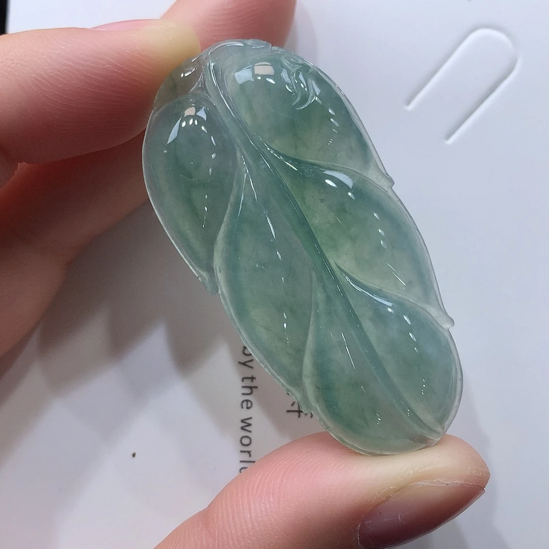 翡翠未镶嵌颈饰叶子