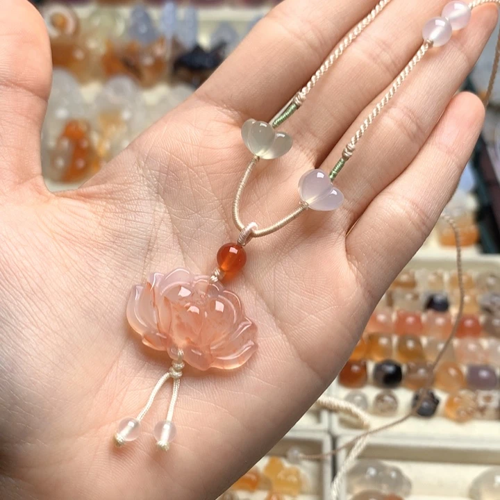 玛瑙/玉髓未镶嵌玛瑙龙纹莲花