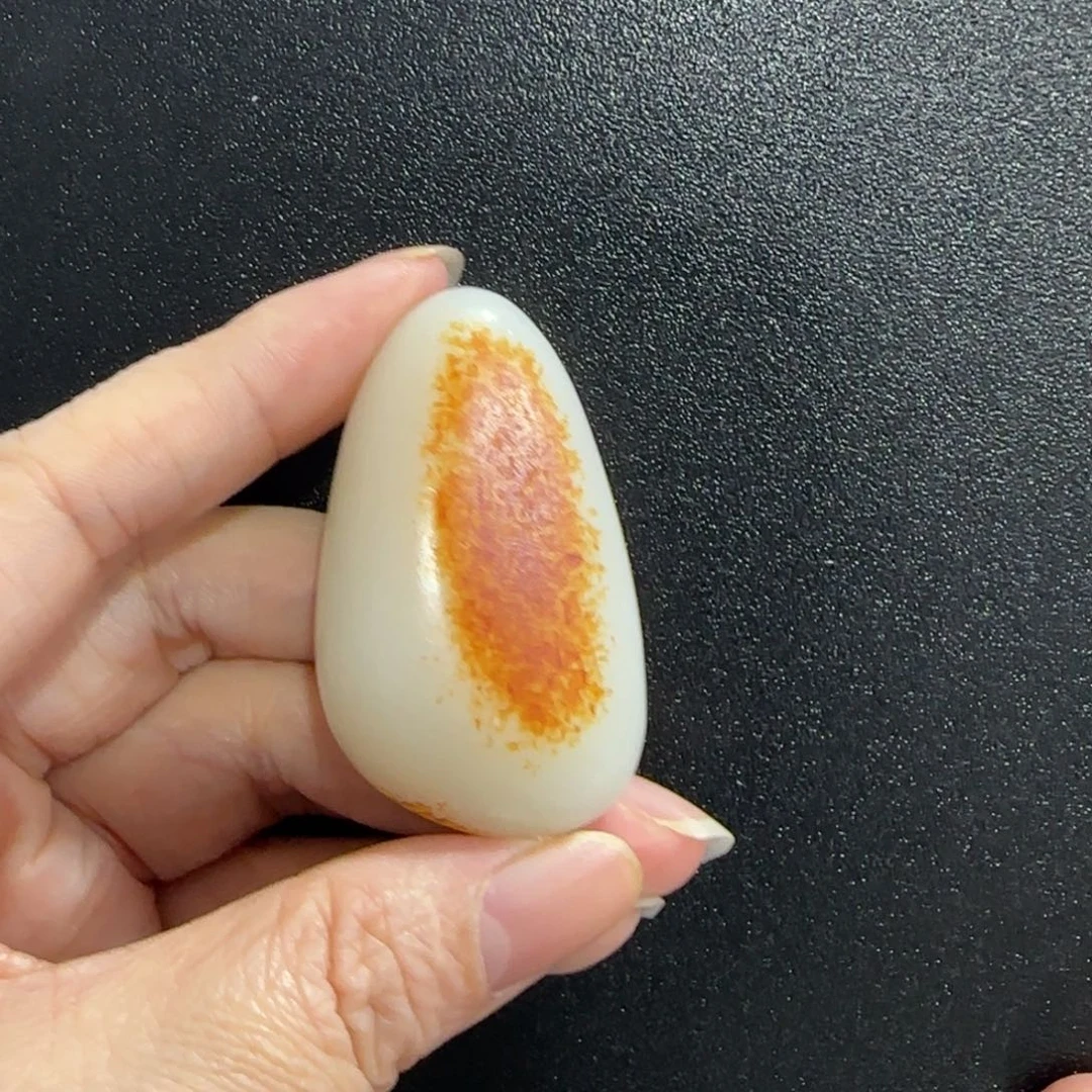 新****和田玉未镶嵌挂件