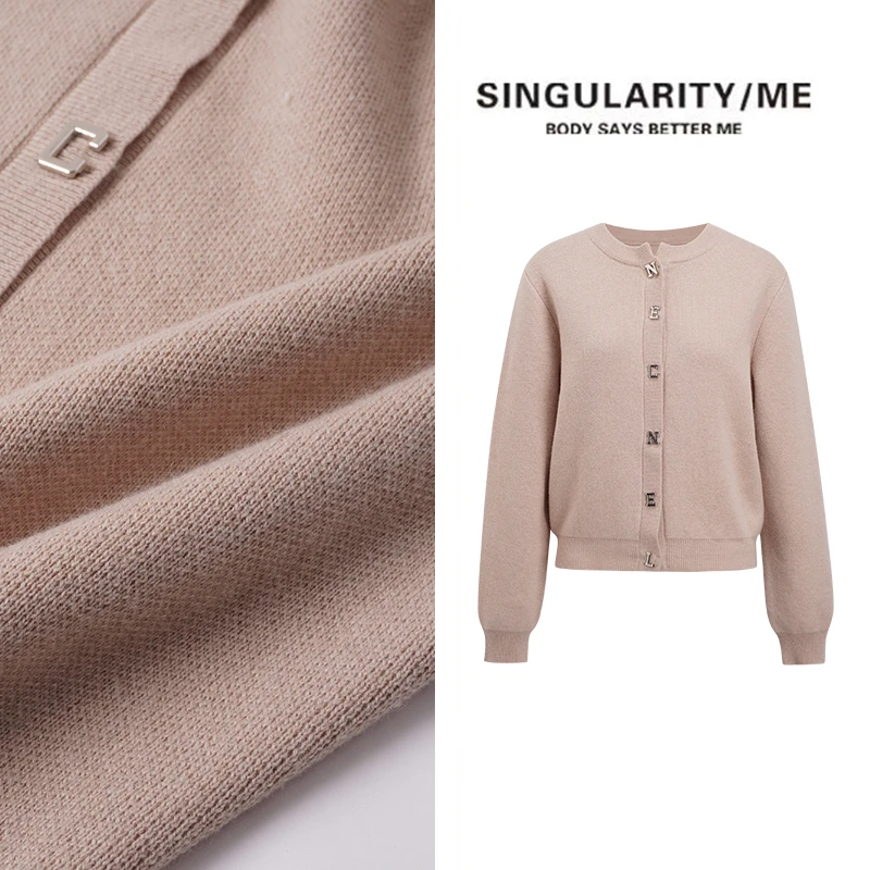 Singularity Me 2S 1021 字母纽扣通勤气质毛衣针织开衫