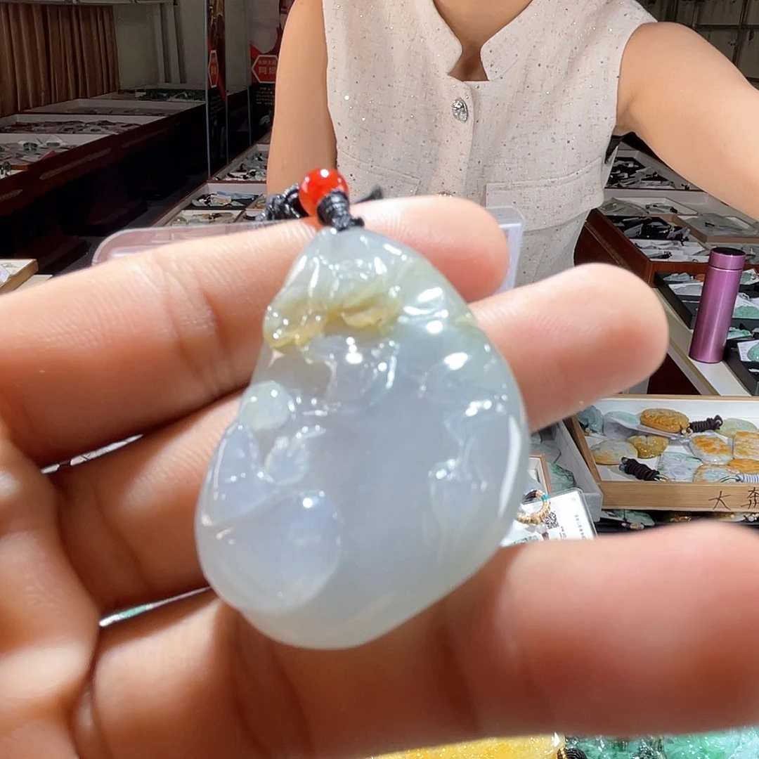 翡翠未镶嵌颈饰一