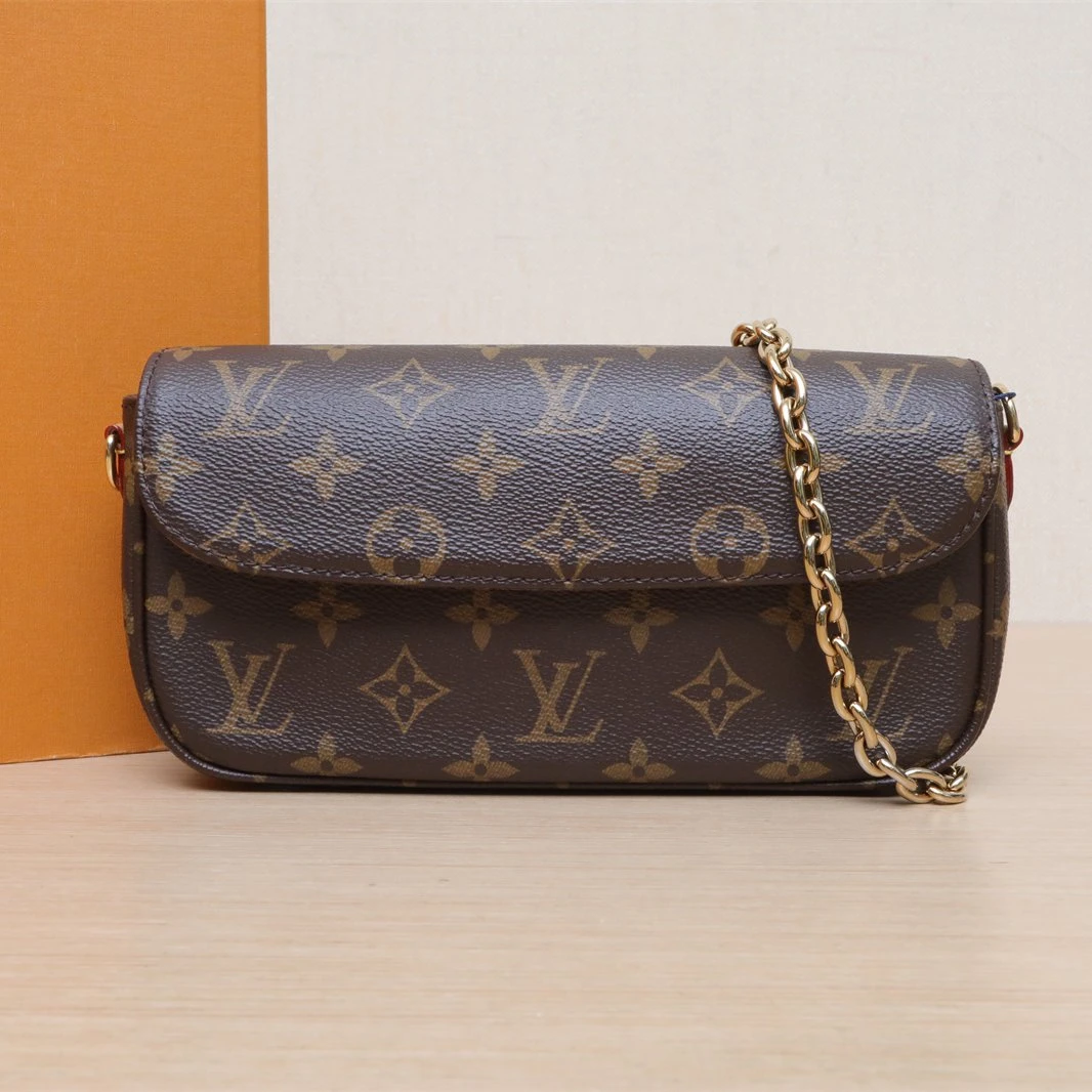 95新 LouisVuitton/路易威登 【娇】IVY链条腋下包PVC 芯片 993093