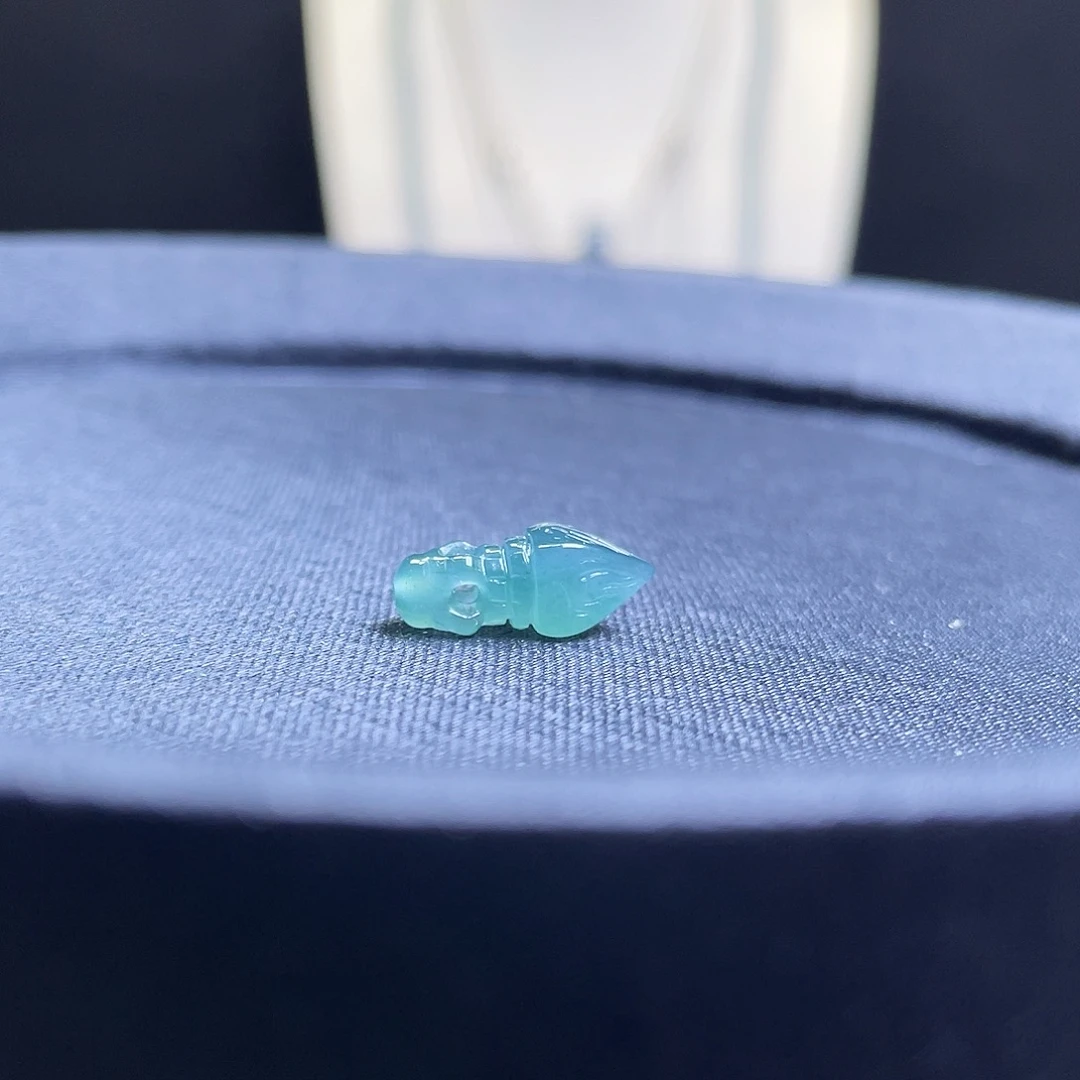 翡翠散珠天然A货翡翠降魔杵一颗