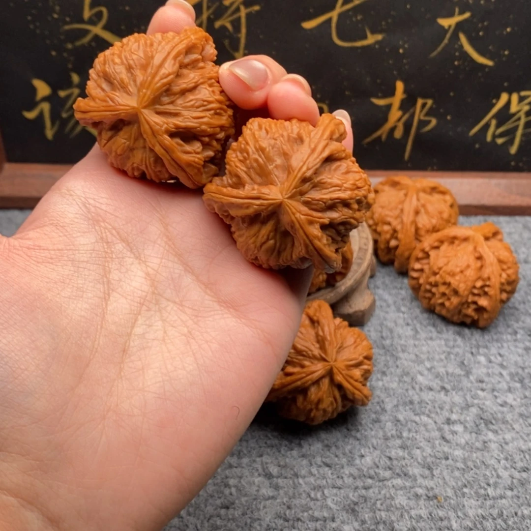 【闪购商品】吊坠文玩核桃A****?