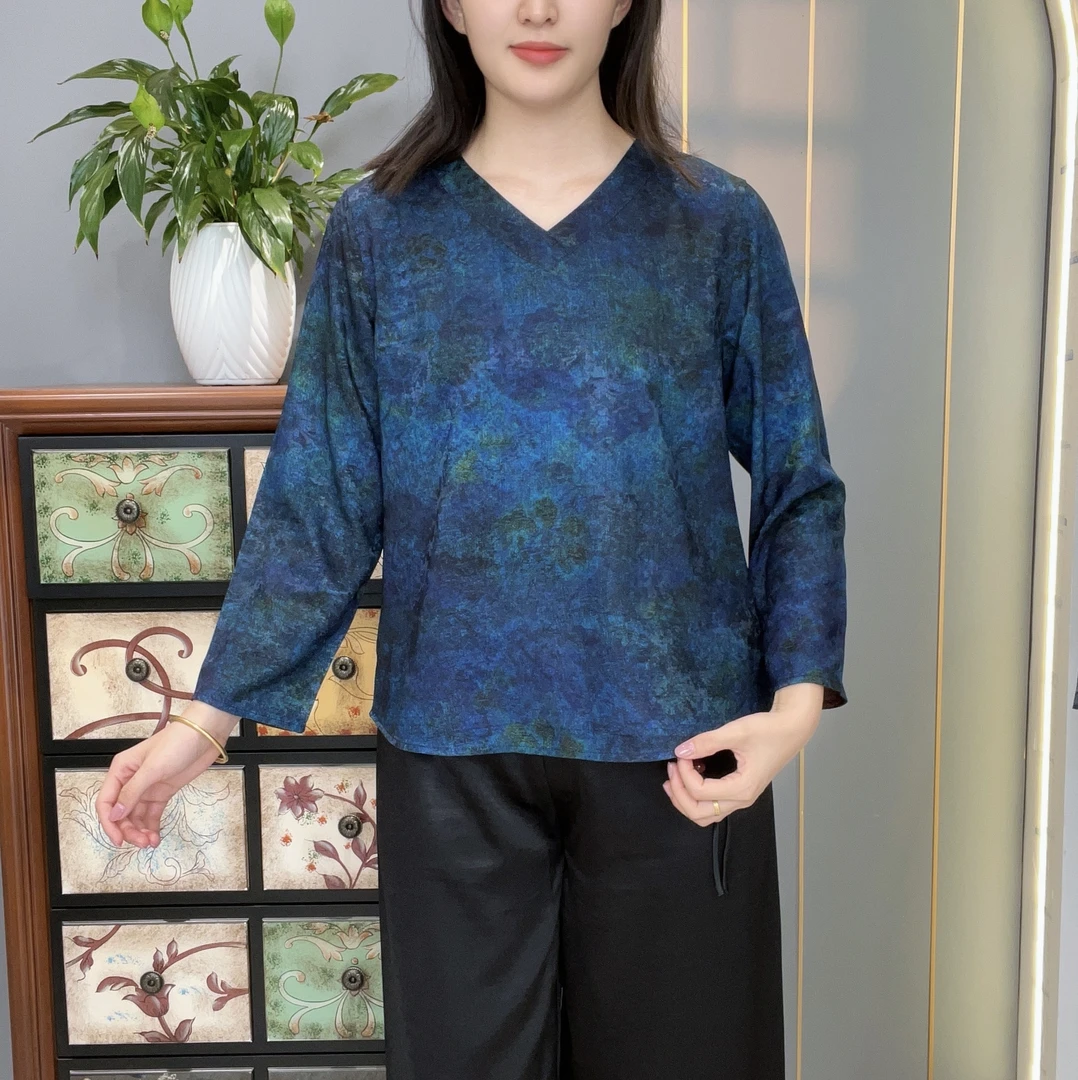 流光溢彩2025秋季新款V领长袖轻奢高定中老年妈妈装女士上衣小衫