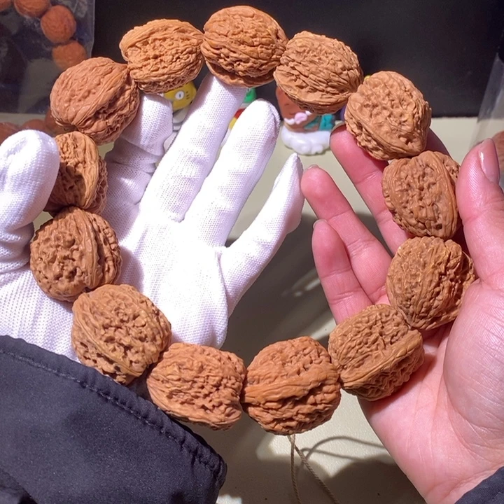 文玩核桃手串……10