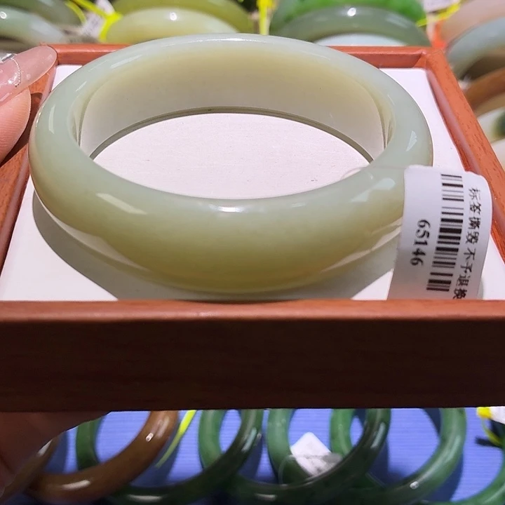 和田玉未镶嵌手镯58.8+