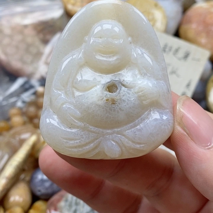 硅化珊瑚（珊瑚玉）未镶嵌颈饰有瑕
