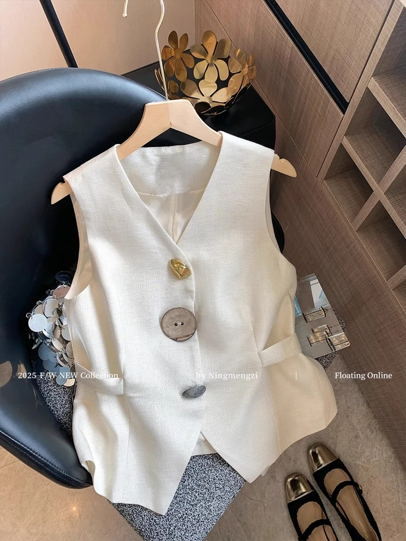 老钱风v领收腰亚麻马甲背心女2025夏季新款复古时髦细闪无袖上衣