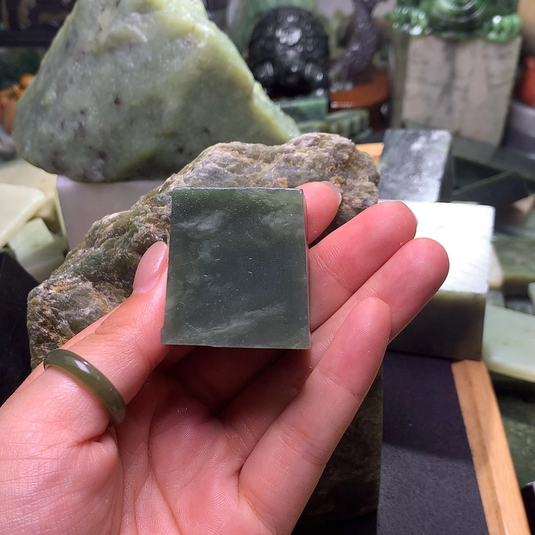 和田玉（糖玉）未镶嵌颈饰小*子