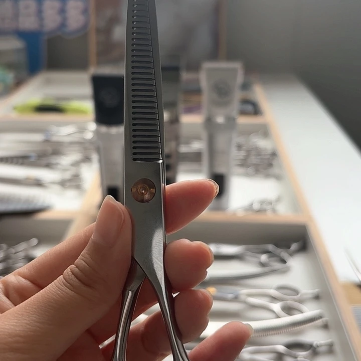 合金剪嘴弯鱼骨剪刀专拍