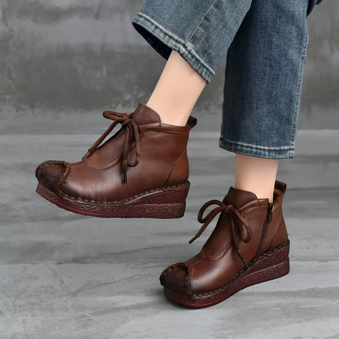 2025秋冬新款复古手工牛皮圆头短靴坡跟软底软面妈妈鞋增高厚底靴