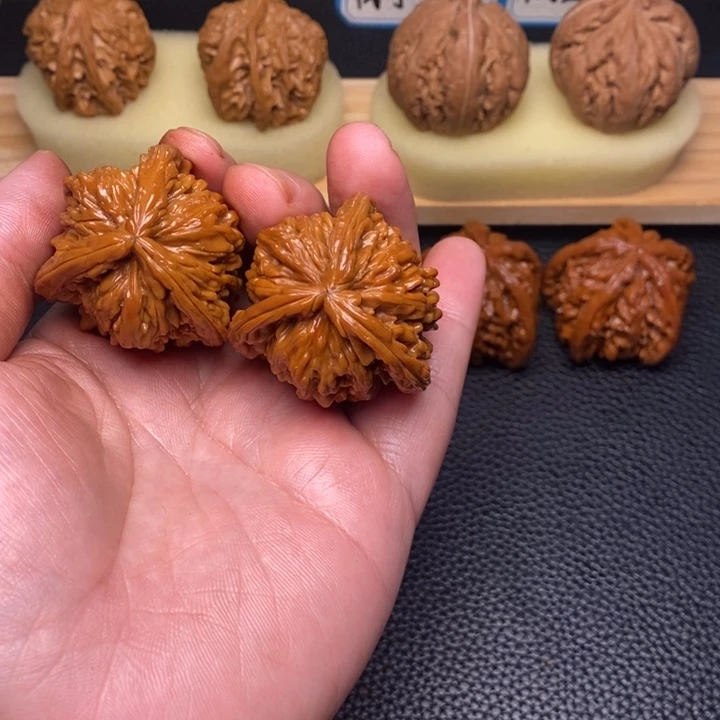 把件文玩核桃东*工艺三棱
