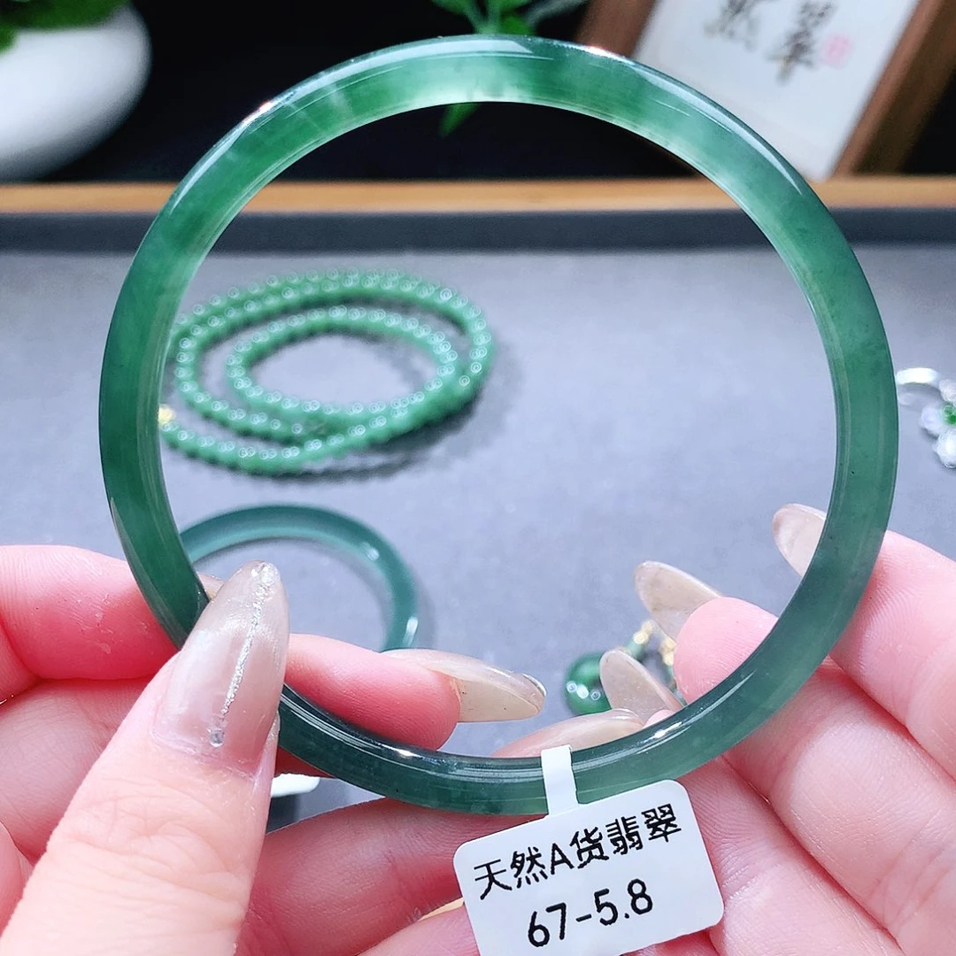 翡翠手镯（圆镯）未镶嵌