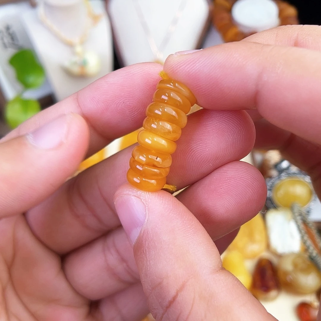 未镶嵌琥珀珠宝奇石