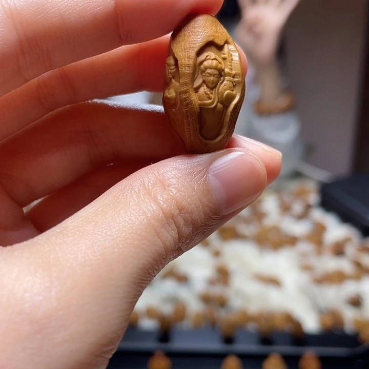 橄榄核吊坠四大美女