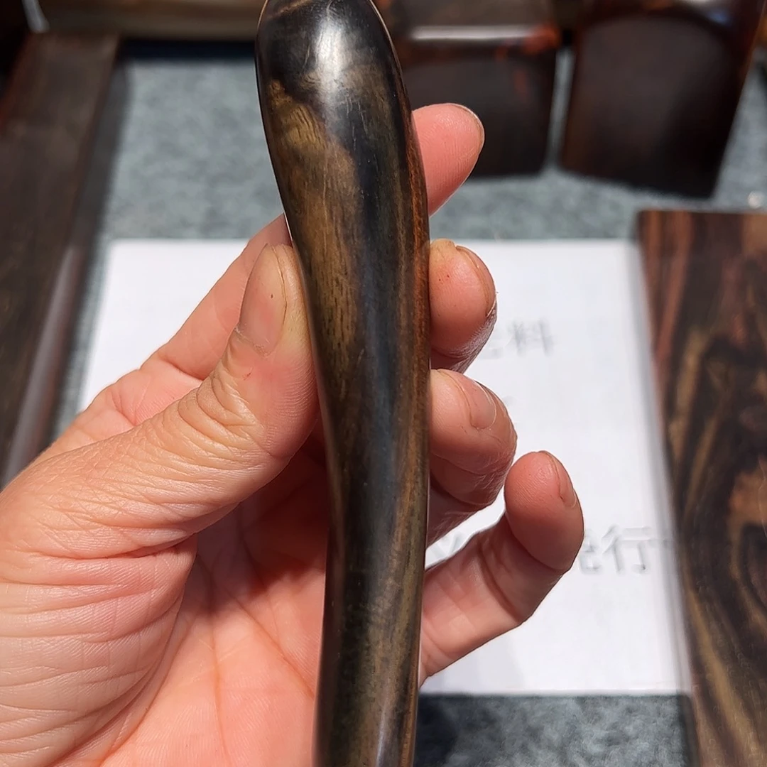 交趾黄檀（大红酸枝）耿*