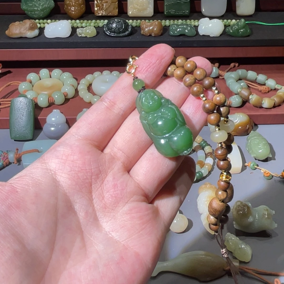 小***玖和田玉未镶嵌颈饰