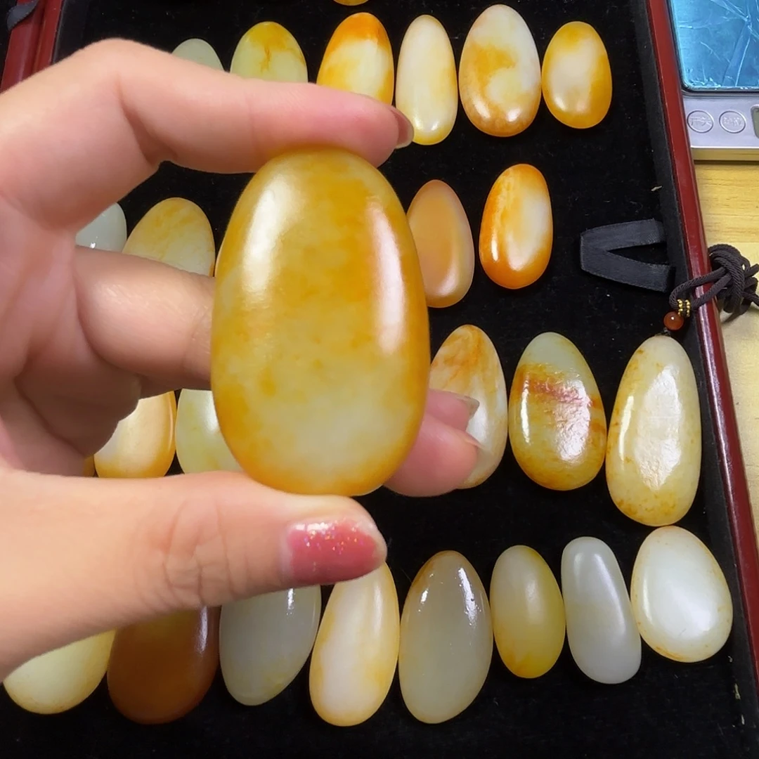 流***华和田玉未镶嵌颈饰