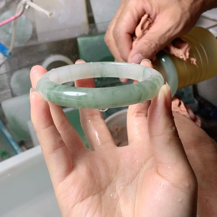 小***雪定制石英质玉（天山翠）