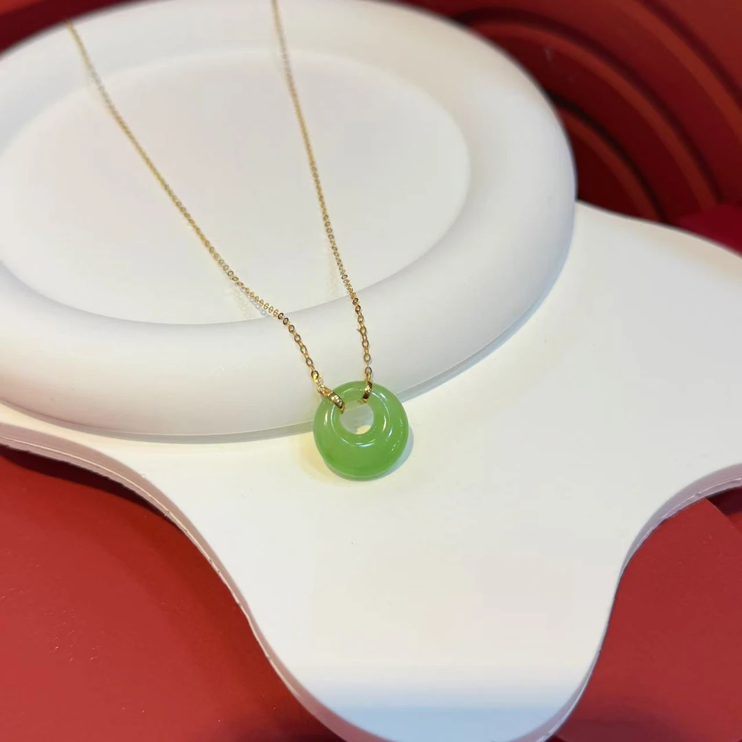 18K金镶嵌和田玉苹果绿公主扣套链HNZ10573